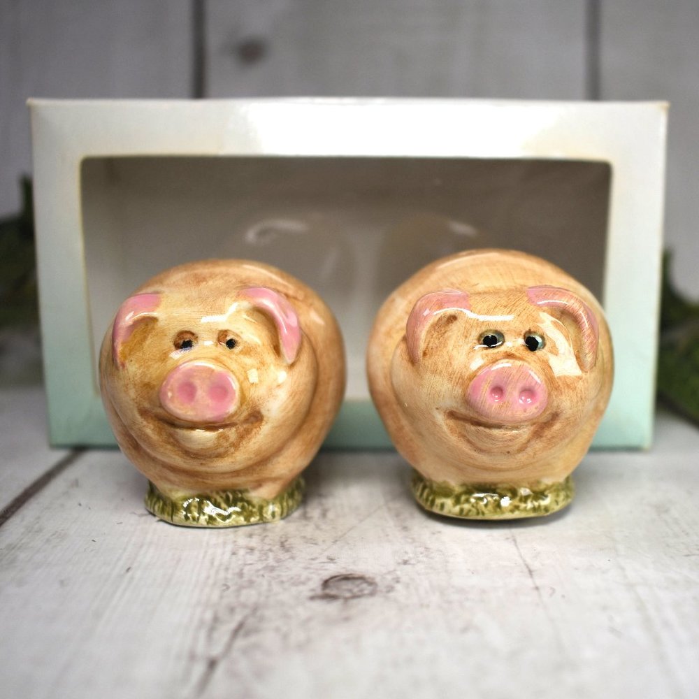 Harmony Ball Pot Bellys Pigs Salt and Pepper Shakers - Pig Lover Kitchen Gifts